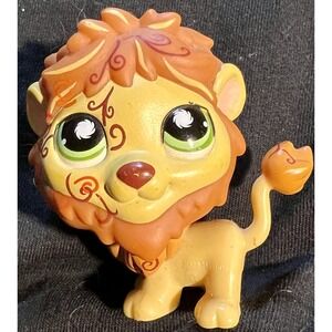 Hasbro Littlest Pet Shop Lion Figure Brown Mane Green Eyes Decorative Swirls Toy